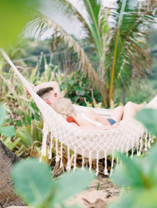 Oahu lifestyle photographer hammock couple