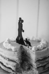 wedding cake topper with cat